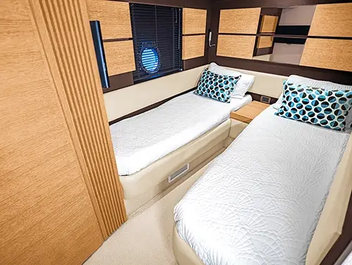 Luxuryacht-Charter in Miami state cabin