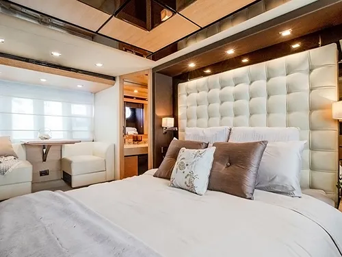 Azimut 70′ Yacht Rental in Miami master cabin