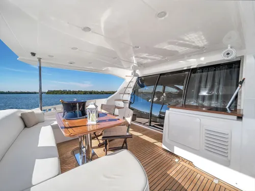 Azimut 70' aft deck