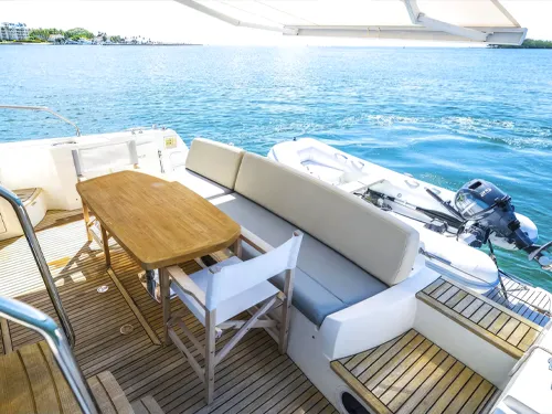 Prestige 50′ aft deck