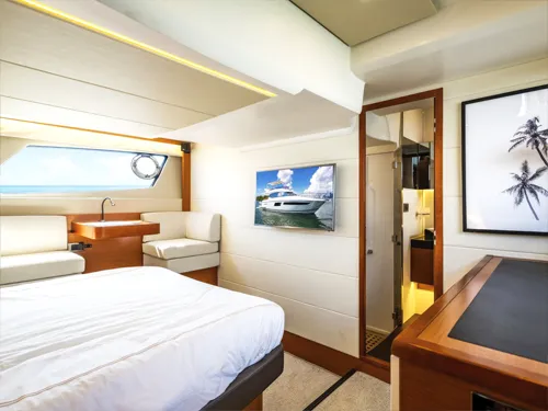 Prestige 50′ master cabin