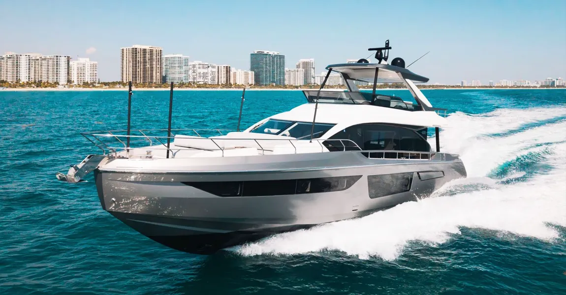 Azimut 68' in Miami